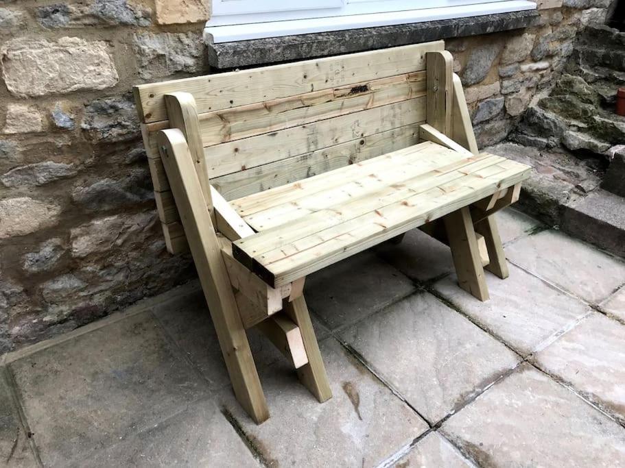 Converted Barn In Bath Bagian luar foto