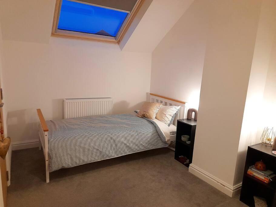 Converted Barn In Bath Bagian luar foto