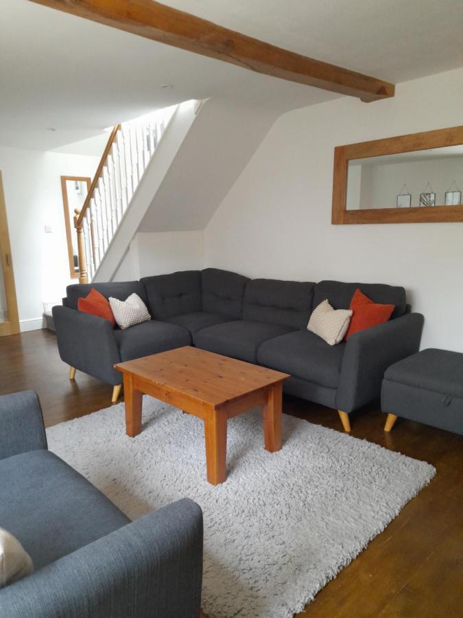 Converted Barn In Bath Bagian luar foto