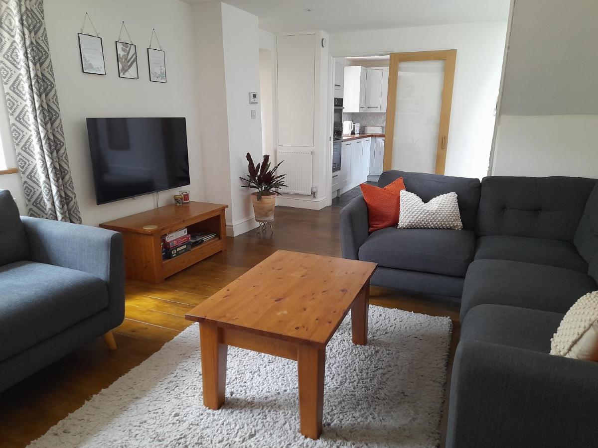 Converted Barn In Bath Bagian luar foto