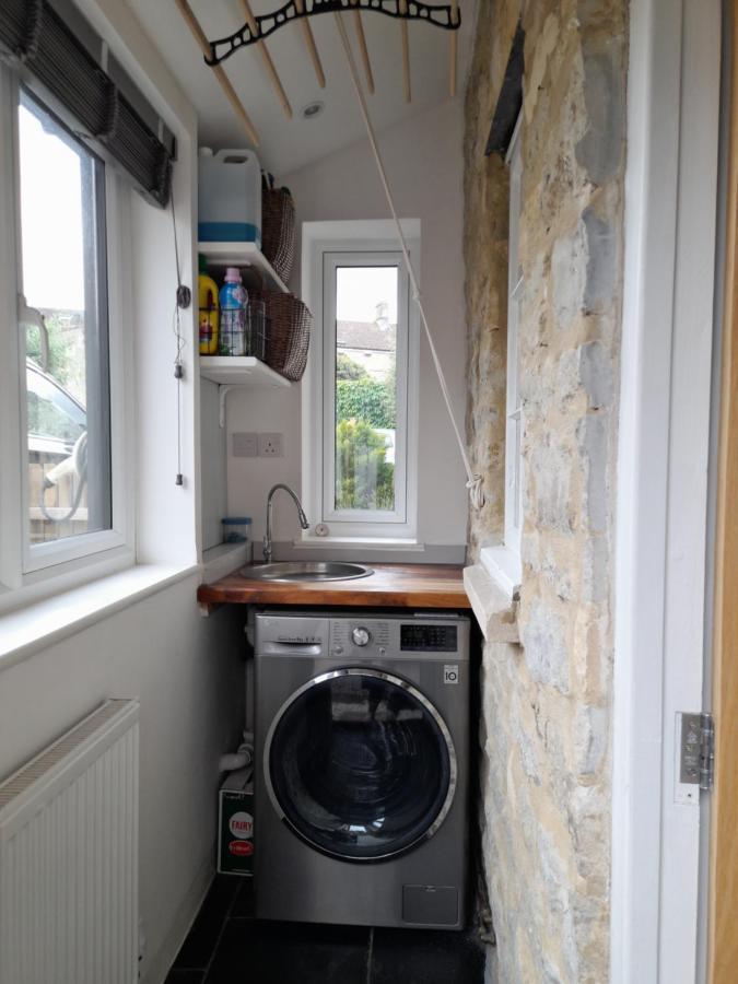 Converted Barn In Bath Bagian luar foto